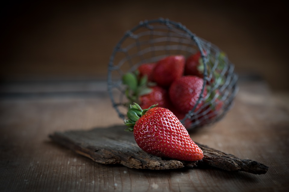 Can Cats Eat Strawberries? (Is It Safe?)