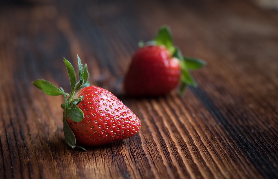 Can Cats Eat Strawberries? A Vet's Guide to Safe Treats