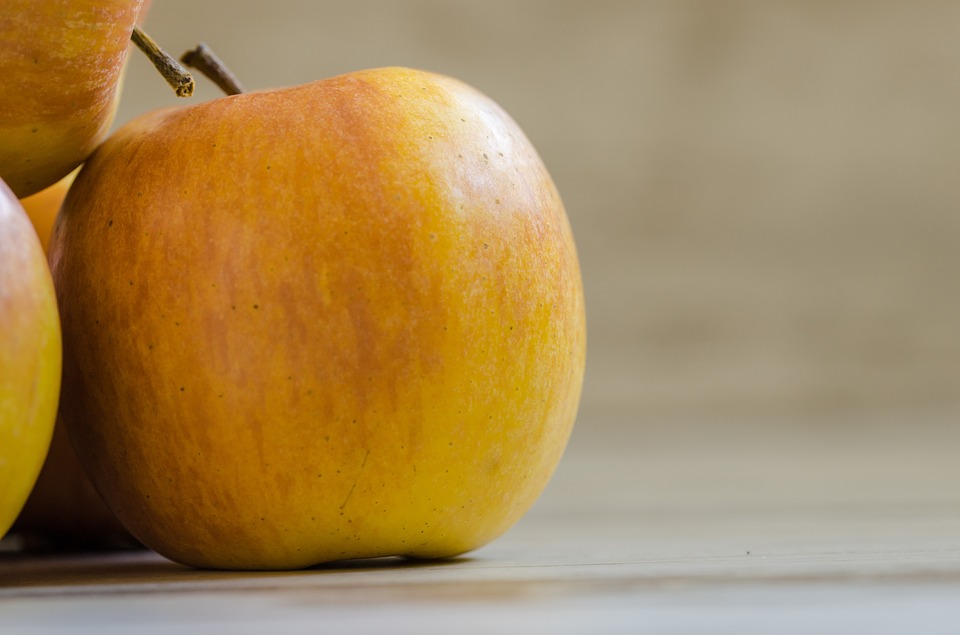 Can Rabbits Eat Apples? A Guide to Safe Treats